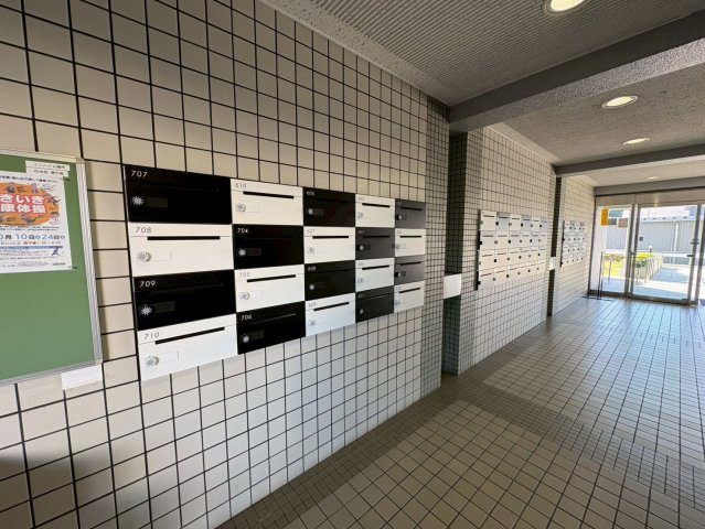 令和７年７月リフォーム完了につき即入居可能◆開放感のある間取り◆収納スペース豊富◆ユニハイム膳所の設備|集合ポスト