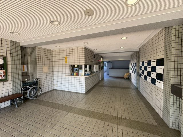 令和７年７月リフォーム完了につき即入居可能◆開放感のある間取り◆収納スペース豊富◆ユニハイム膳所のエントランス|エントランス