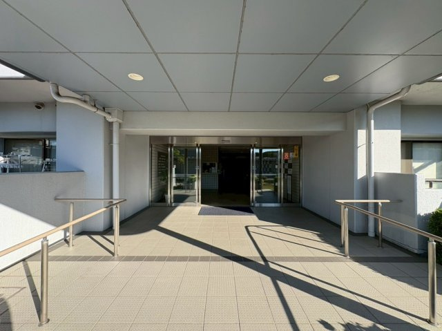 令和７年７月リフォーム完了につき即入居可能◆開放感のある間取り◆収納スペース豊富◆ユニハイム膳所のエントランス|エントランス（外側）