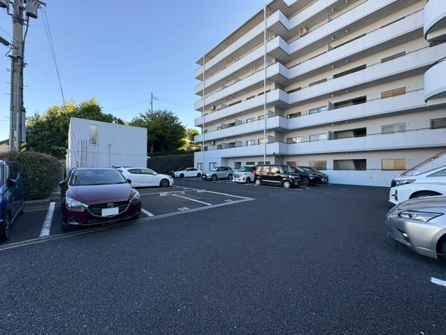 令和７年７月リフォーム完了につき即入居可能◆開放感のある間取り◆収納スペース豊富◆ユニハイム膳所の駐車場|駐車場