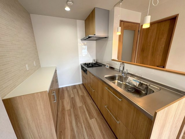 令和７年７月リフォーム完了につき即入居可能◆開放感のある間取り◆収納スペース豊富◆ユニハイム膳所のキッチン|キッチン