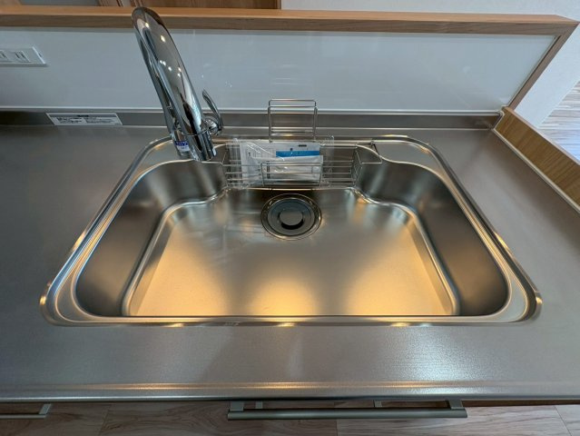 令和７年７月リフォーム完了につき即入居可能◆開放感のある間取り◆収納スペース豊富◆ユニハイム膳所のキッチン|シンク