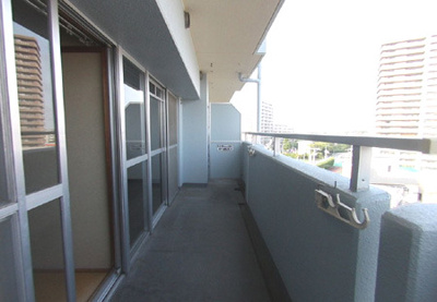 【バルコニー】 | ドミール光明池 | 落ち着いた時間を過ごせるバルコニーです