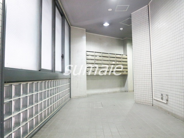 アーベインハイツのロビー|タイル張りのエントランスロビーです☆