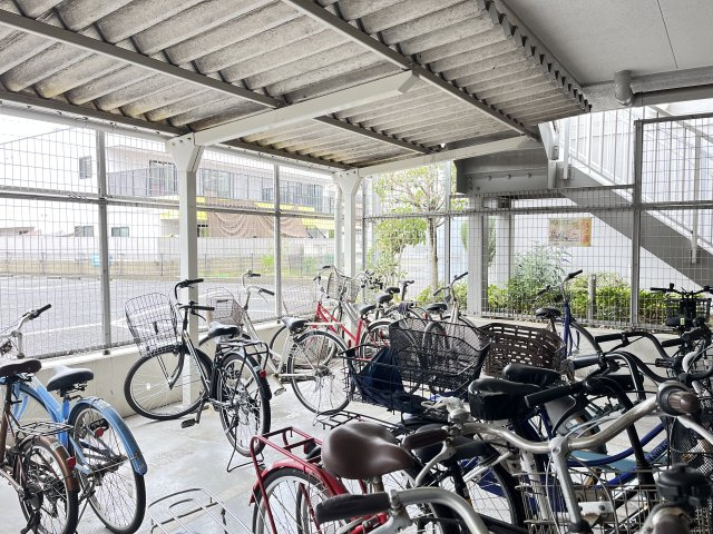 グリーンパーク綾瀬24の駐輪場