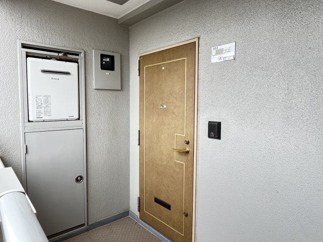 グリーンパーク綾瀬24の玄関