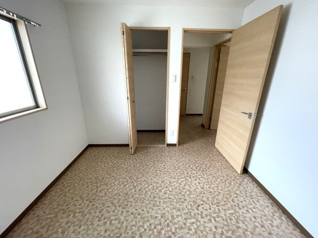 テグレ　ビアンコの洋室