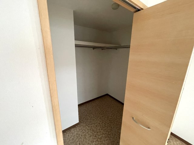 テグレ　ビアンコの収納|ウォークインクローゼット