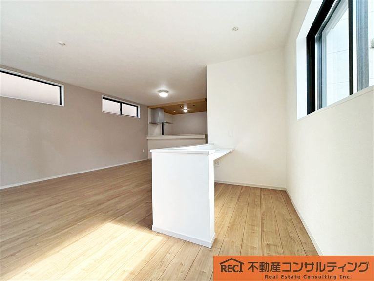 西宮市石在町　新築戸建の居間・リビング