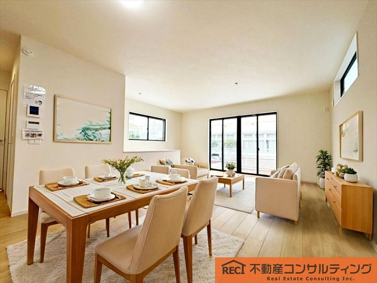 西宮市石在町　新築戸建の居間・リビング