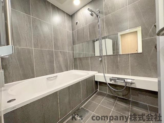 ◎藤沢市鵠沼海岸1丁目　クリオ鵠沼海岸グランロア　204号室の浴室|ホテルライクなおしゃれな浴室スペース◇贅沢感のある癒しの空間☆