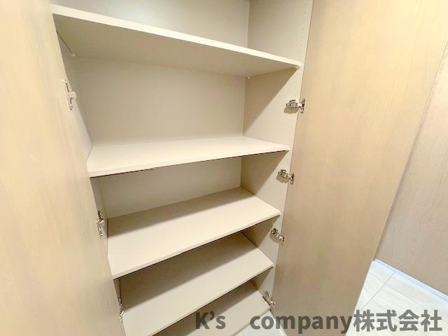 ●藤沢市鵠沼海岸1丁目　クリオ鵠沼海岸グランロア　204号室の収納|収納スペース◇