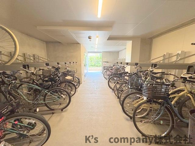 ●藤沢市鵠沼海岸1丁目　クリオ鵠沼海岸グランロア　204号室の駐輪場|駐輪スペース◇
