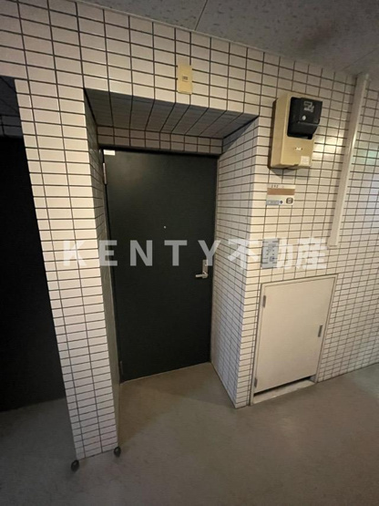 【玄関】 | シャトレ山王ビル | シンプルで使いやすい玄関です