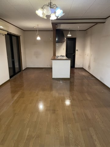 滋賀県甲賀市甲南町希望ヶ丘本町10丁目中古住宅の居間・リビング