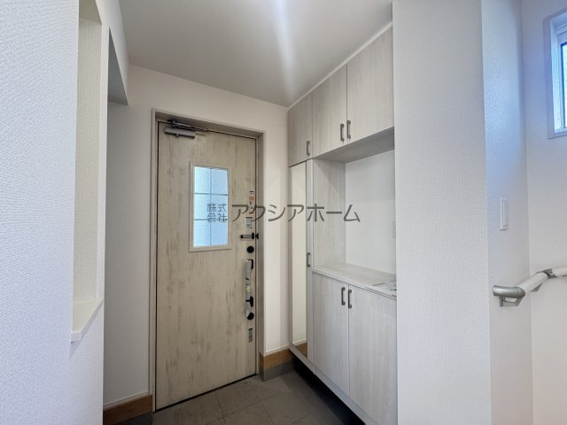 東村山市秋津町4丁目・全7棟　新築一戸建　6号棟の玄関
