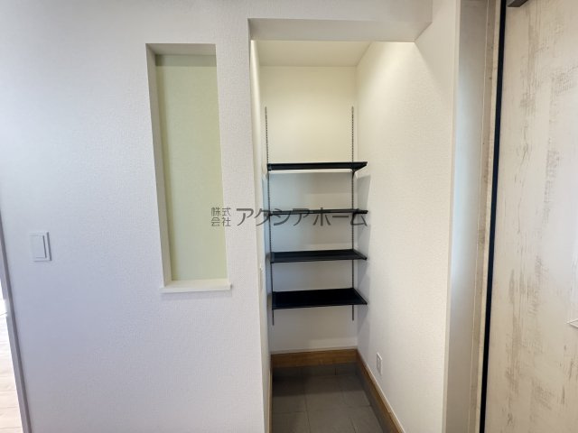 東村山市秋津町4丁目・全7棟　新築一戸建　6号棟の玄関|土間収納