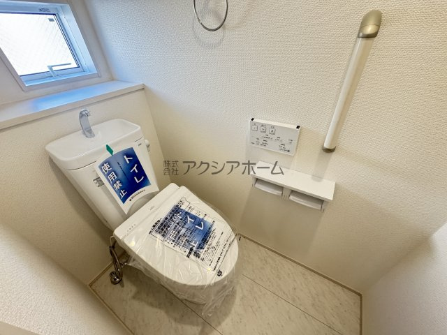東村山市秋津町4丁目・全7棟　新築一戸建　6号棟のトイレ|温水洗浄機能付