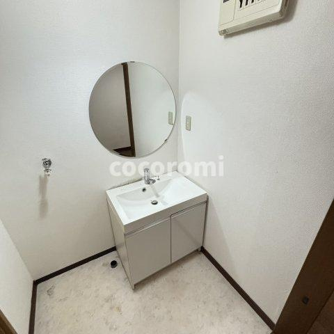 寝屋川市錦町貸家の洗面所