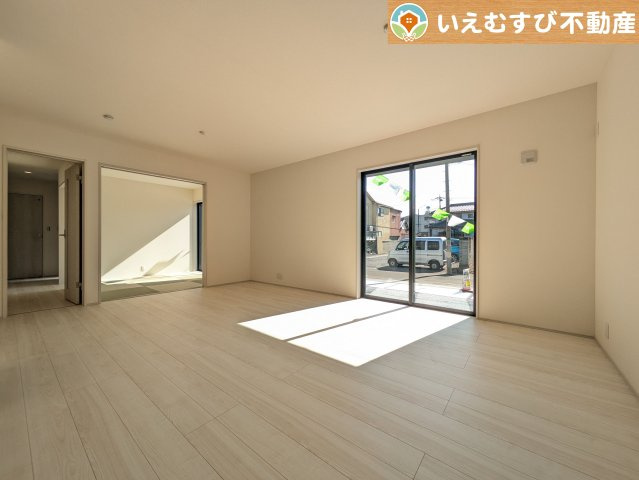 Livele Garden.S　深谷市田所町第2の居間・リビング|ご家族みんながゆったりくつろげるリビング
ゆとりの空間でくつろいだり遊んだり、家族の時間が楽しみですね♪