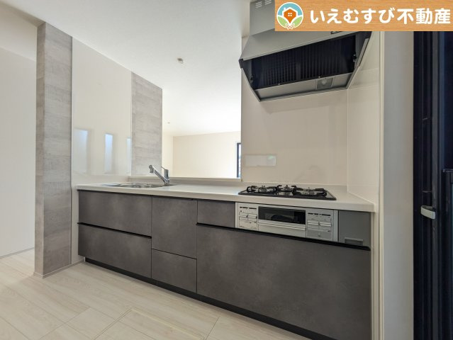 Livele Garden.S　深谷市田所町第2のキッチン|機能性収納性に溢れるキッチン。
収納もたっぷり付いていてすっきり片付く！毎日楽しくお料理が出来そうです！