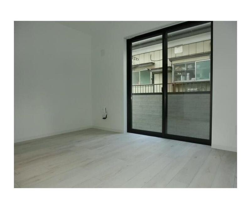 Ｃａｓｓｅｔａ　Ｃａｒｉｎａ（カゼッタ　カリーナ） の居間・リビング