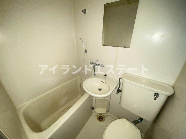 ヴィラ桜新町　敷金0　礼金0　陽当たり良好　の浴室