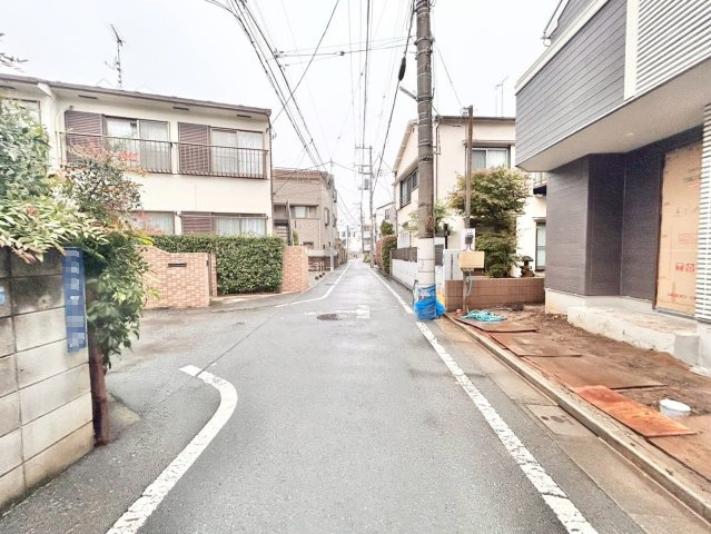 板橋区蓮沼町　新築戸建　全2棟の前面道路含む現地写真|都市機能と自然が融合した価値ある住環境！

現地ご見学希望・資料請求などお気軽にお問い合わせ下さい！
03-5990-5201