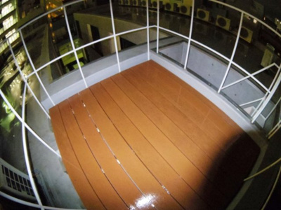 【バルコニー】 | ヴォリュート門仲 | 外からの目が気にならないバルコニーで洗濯物が干せます