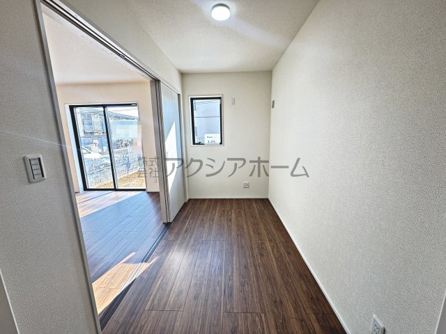 入間市下藤沢2丁目・全2棟　新築一戸建　2号棟　～陽当良好～の区画図|【全2棟・2号棟】南西道路につき陽当たり良好！駐車並列2台分(車種による)