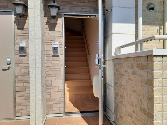 サン・ジェルメの玄関