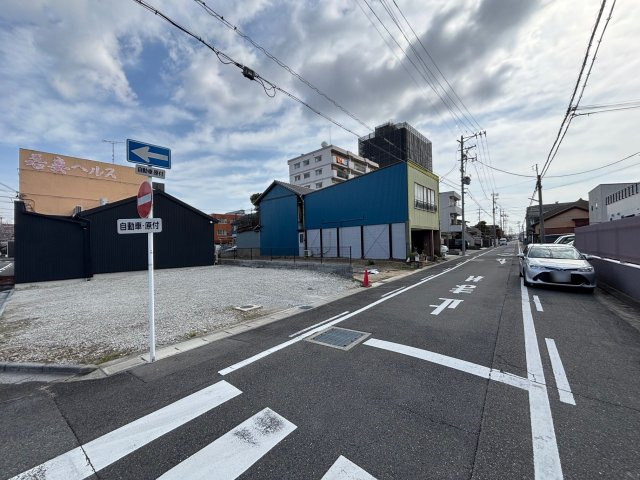 一宮市泉２丁目土地の前面道路含む現地写真