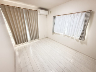 【洋室】 | 大和高田市奥田　令和2年7月建築中古戸建 | 広々とした洋室です