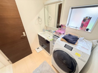 【独立洗面台】 | 大和高田市奥田　令和2年7月建築中古戸建 | 独立洗面化粧台が付いています