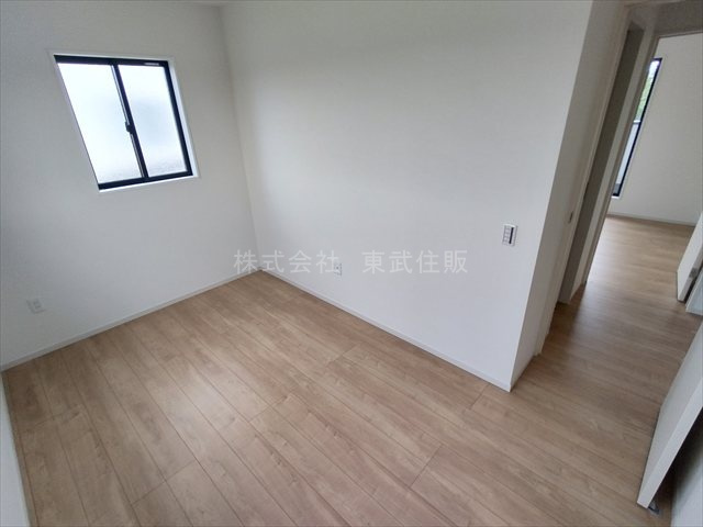 【洋室】 | 坂戸市片柳5期　全2棟　2号棟 | 洋室5.2帖、個人の部屋や寝室として使える洋室です