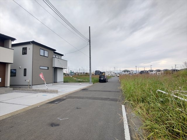 【前面道路含む現地写真】の画像