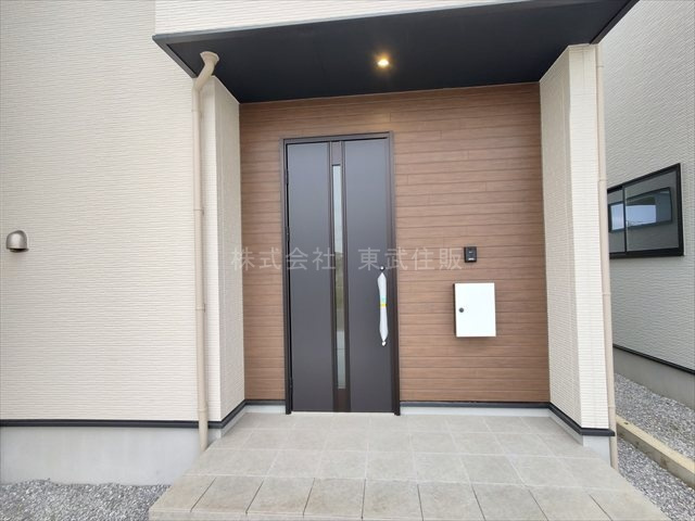 【玄関】 | 坂戸市片柳5期　全2棟　2号棟 | 落ち着いた玄関です
