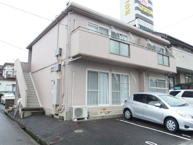 赤とんぼの外観