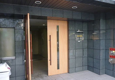 【エントランス】 | レヴィーナ東京八重洲通り | ゆとりのあるエントランスです