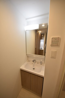 【独立洗面台】 | ワールドアイ神戸ハーバーランド2