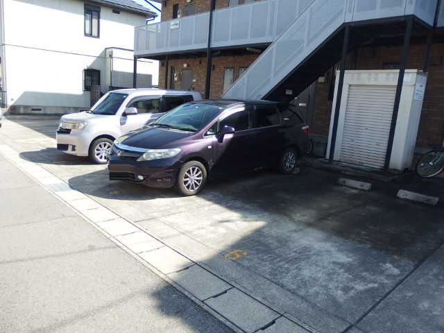 シェトワ矢作の駐車場