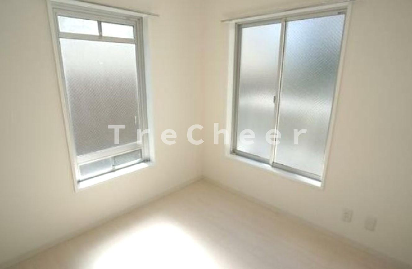 ティーズガーデン蓮根Ⅱ(T'sgarden蓮根Ⅱ)の居間・リビング