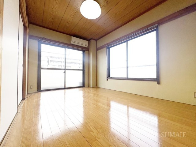 山野ビルの洋室|6帖洋室です☆