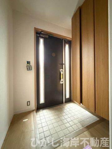 茅ヶ崎市東海岸南３丁目　中古戸建の玄関|10月20日撮影　新規リフォーム中　玄関