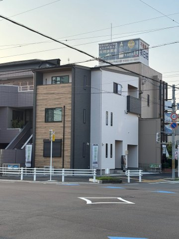 一宮市野口二丁目新築戸建の前面道路含む現地写真