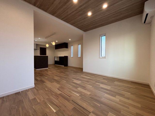 一宮市野口二丁目新築戸建の居間・リビング