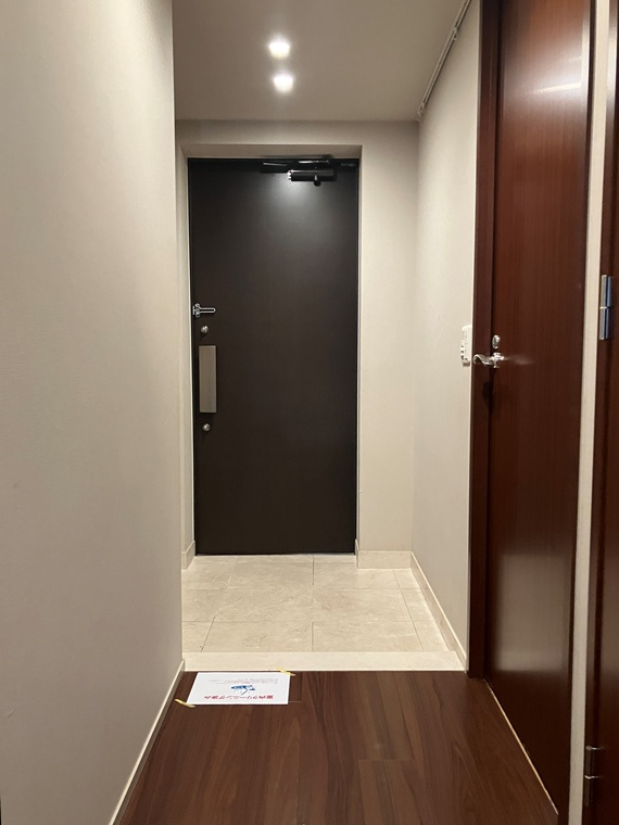 プラウド蘆花公園の玄関