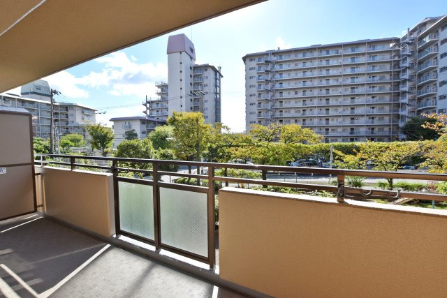 シティパーク武庫之荘のバルコニー|南向きの為、日当たり良好です。新生活をお考えの方にピッタリなお部屋です。