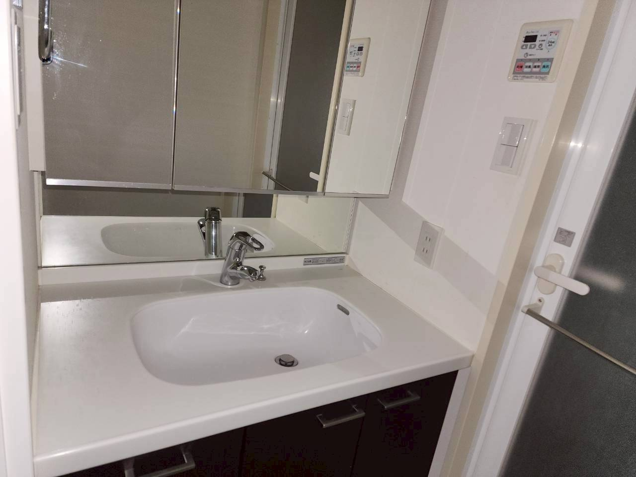 【洗面所】