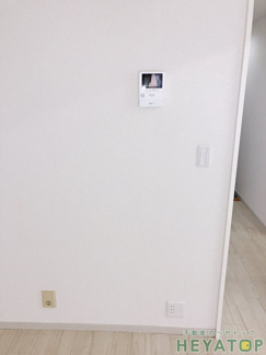 【セキュリティ】 | 不意の訪問もモニター付きドアホン（同仕様写真）